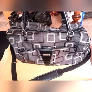 APT.9 OVERNIGHT BAG WITH SHOULDER STRAP